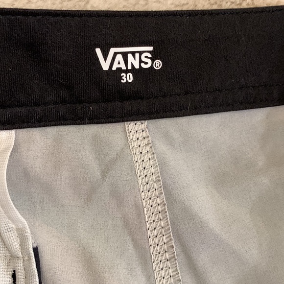 Nwot. Men’s swim trunks - Picture 5 of 8